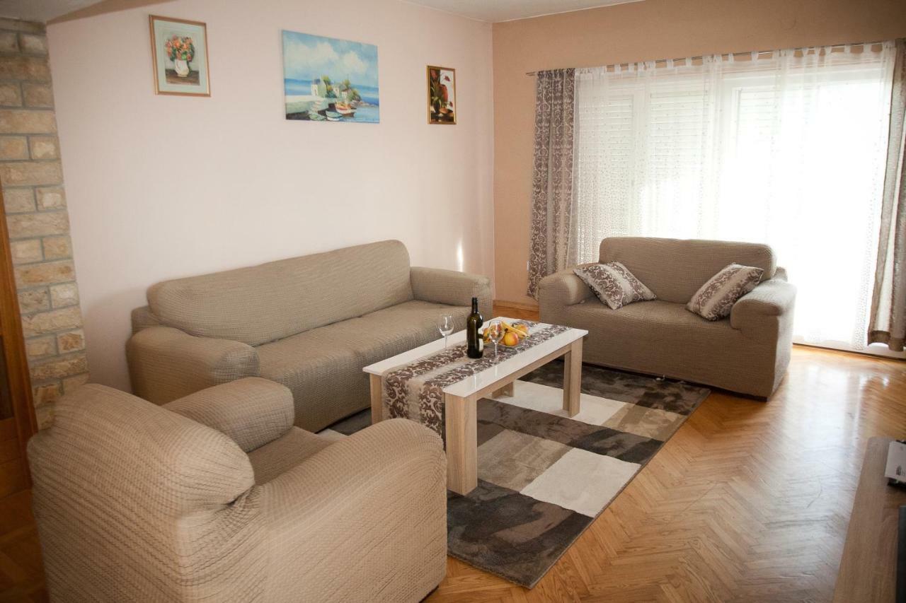 Apartman Ana Radovin Luaran gambar